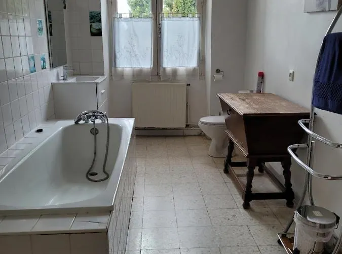 Domaine De Poulharies -blanquette * Carcassonne